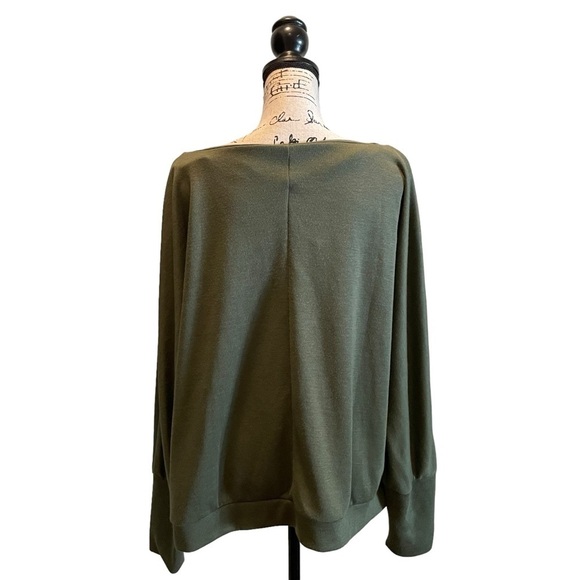 Banana Republic Dolman Long sleeve Knit Top Green Size XL Boat Neck NWT casual - Picture 4 of 9